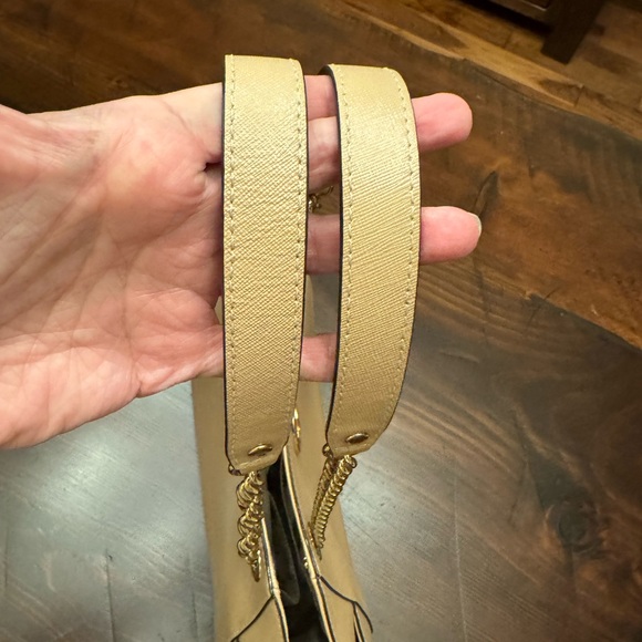 Michael Kors Blush Purse - Picture 3 of 4